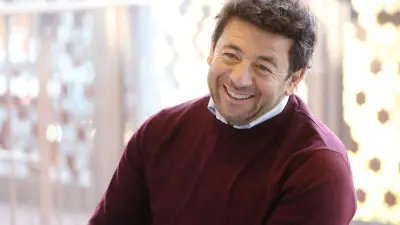 Témoignage de la maquilleuse de Patrick Bruel dans Sept à Huit critiqué