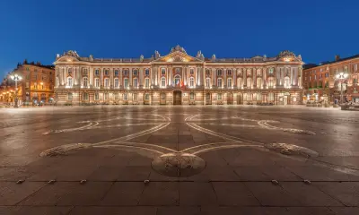Toulouse condamnée à faire respecter l'extinction nocturne des enseignes