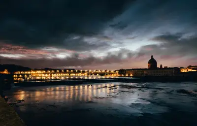 Toulouse condamnée pour ses vitrines lumineuses la nuit