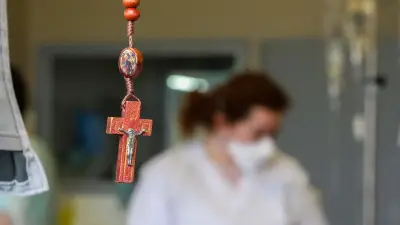 Tours : l'hôpital supprime ses postes d'aumôniers catholiques