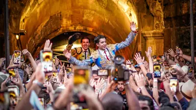 Triomphe de Talavante et Perez à la feria de Nîmes