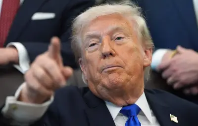 Trump menace l'UE de droits de douane de 25% sur les véhicules