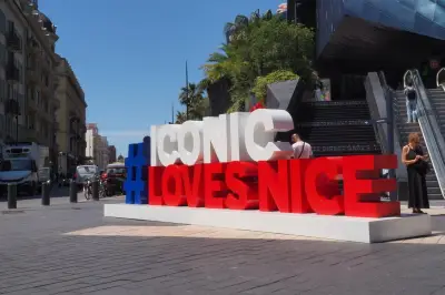 Une structure #IconicLovesNice installée sans autorisation à Nice