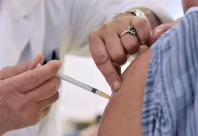 Vaccin grippe obligatoire : soignants doivent protéger patients