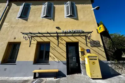 Valbonne : La Poste rénovée, pétition à Garbejaïre