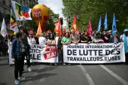 1er-Mai : le cortège parisien s'élance, Attal et Lecornu chez les boulangers
