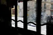 Affrontements ultras à Paris : le témoignage choc d'une cliente
