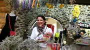 À Alès, une boutique hybride entre fleurs séchées et seconde main