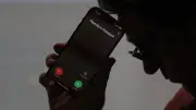 Arnaque au téléphone : peut-on vraiment cloner votre voix avec un simple « allô » ?