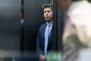 Au procès d'OpenAI, Sam Altman accusé de 