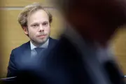 Audiovisuel public : rideau ! Enfin ? Par Daniel Schneidermann