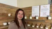 Aurore Acquaviva : bijoux en résine et bougies parfumées à Domazan