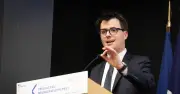 Autisme : le gouvernement défend ses avancées face au rapport parlementaire