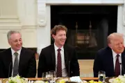 Aux États-Unis, le mouvement MAGA se déchire autour de la politique sur l'IA de Trump