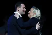 Bardella et Le Pen justifient leurs futurs revirements en 2027
