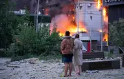 Bombardements intenses sur Kiev : au moins un mort, une école touchée