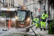 Bordeaux lance un plan de désherbage des trottoirs à 300 000 euros par an