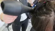 Brésil : une cliente poignarde son coiffeur après une coupe ratée