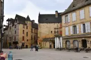 Budget de transition à Sarlat : études pour une salle des fêtes et la place Pasteur
