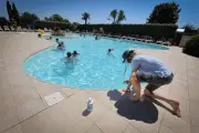 Camping familial des Boucholeurs : piscine réservée aux clients malgré la chaleur