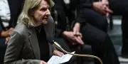 Canal+ : la ministre de la Culture regrette une réponse disproportionnée