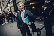 À Cannes, le mouvement Zapper Bolloré lance la riposte contre le malaise du cinéma