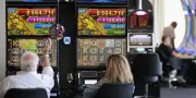 Casinos français fragilisés par baisse du pouvoir d'achat et concurrence en ligne