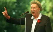Charles Trenet : retour en chansons sur 70 ans de carrière