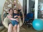 Charli, 9 ans, atteint de SYNGAP1, trouve une place à l'IME de La Rochelle