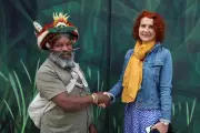 Chef papou Mundiya Kepanga partage son combat contre la déforestation à Saint-Loubès