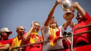 Coupe de France : Muriel, tenancière lensoise, soulève le trophée après 47 ans