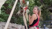 De la scène parisienne aux champs de fleurs : la reconversion inspirante de Flore Liaud