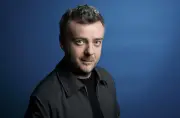 « Derrière les arbres » : le récit poignant des viols subis par Frédéric Pommier