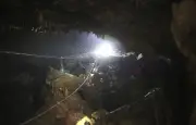 Des plongeurs expérimentés du sauvetage de Tham Luang au secours au Laos