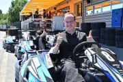 Des prêtres en soutane s'affrontent en karting à Bergerac pour la Padre Cup