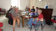 Des séniors connectés grâce aux ateliers numériques à Saint-Privat-de-Champclos