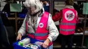 Dons aux associations : chute historique en France en 2025