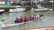 Dragon Ladies : 150 pagayeuses en rose contre le cancer à Bordeaux
