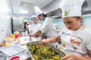 Draguichef : Ava, 9 ans, remporte le concours avec son cake au citron