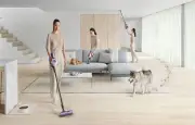 Dyson V8 à 249 € : l'aspirateur balai léger et puissant en promo