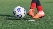 Entraîneur de foot agressé par un parent à Six-Fours, hospitalisé en soins intensifs