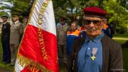 Francis Lasartigue reçoit la Croix du Combattant à Mimizan