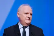 François Asselineau jugé pour agressions sexuelles et harcèlement