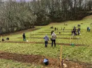 Fête du verger à Simeyrols : dévoilement du Gardien du verger