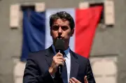 Gabriel Attal officialise sa candidature à l'élection présidentielle