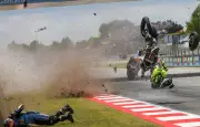 GP Catalogne : accidents spectaculaires, Di Giannantonio vainqueur