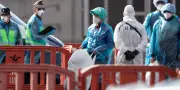 Hantavirus : arrivée des passagers du MV Hondius en images