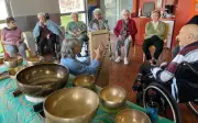 Immersion sonore à l'Ehpad : une séance de bien-être par les vibrations