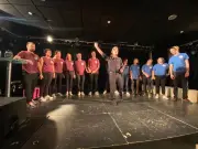 Improvisation théâtrale : rencontre inédite entre deux troupes girondines à Sainte-Foy-la-Grande