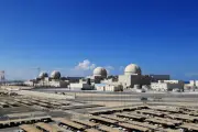 Incendie près d'une centrale nucléaire aux Émirats, frappes au Liban